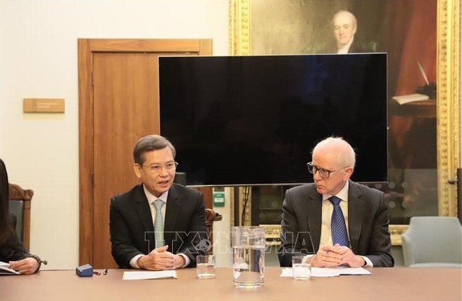 Chief Justice Le Minh Tri’s UK visit deepens bilateral judicial cooperation